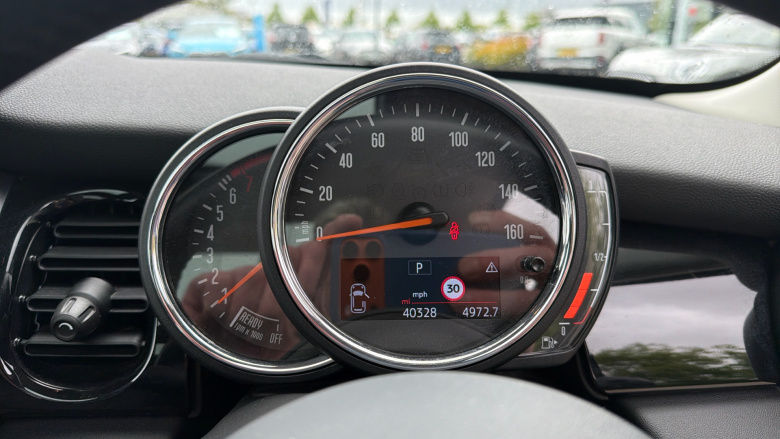MINI Hatchback 1.5 Cooper Classic 3dr Auto Petrol Hatchback